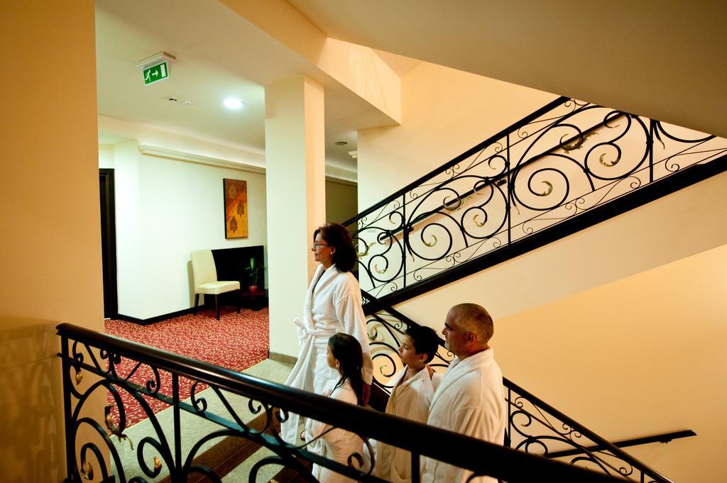 Hotel Aurum Hajduszoboszlo Exterior photo