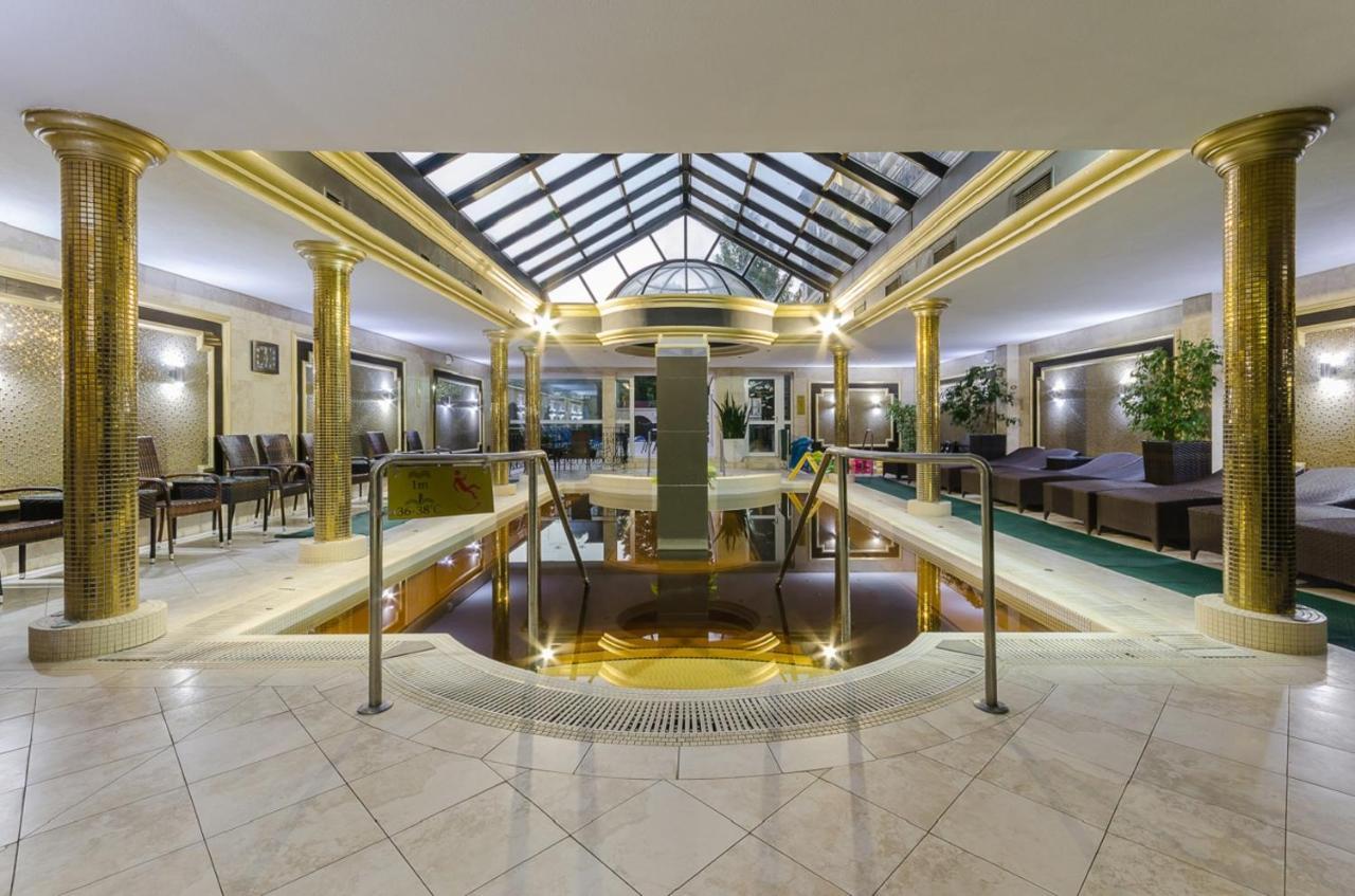Hotel Aurum Hajduszoboszlo Exterior photo