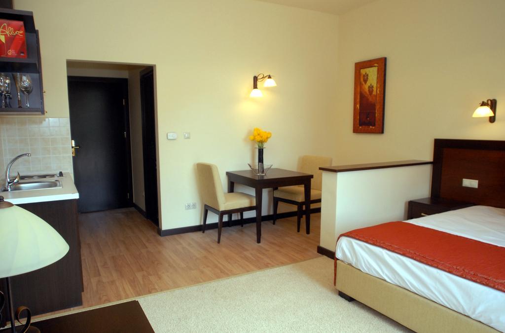 Hotel Aurum Hajduszoboszlo Exterior photo